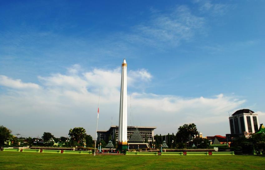 Tugu 10 November Surabaya
